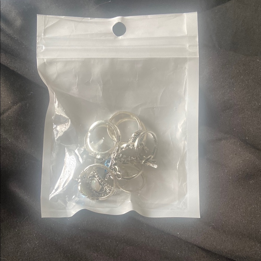 Set of silver rings